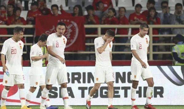 搜狐体育官网-国足无赛事将跌出亚洲前十 FIFA最新排名23日公布