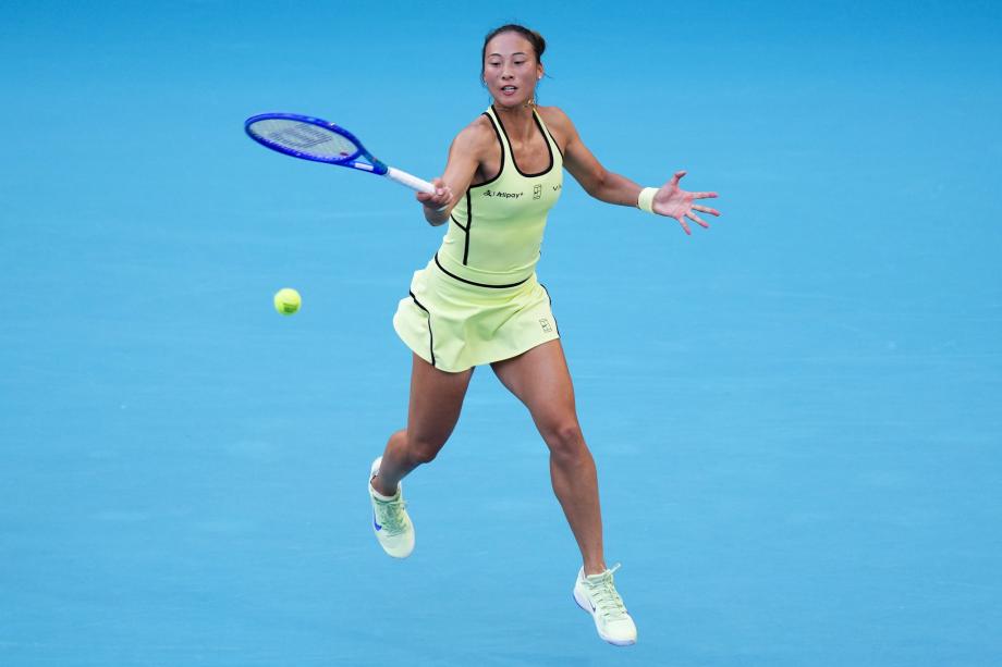 搜狐体育中文网-郑钦文0-2不敌萨巴伦卡 无缘WTA迈阿密站女单八强